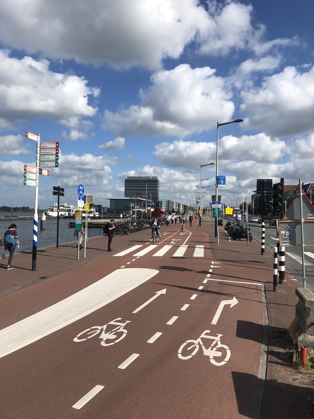 Amsterdam : si on conçoit le réseau cyclable comme le réseau routier pour les voitures, il devient automatiquement un réseau efficace et attractif pour tous.